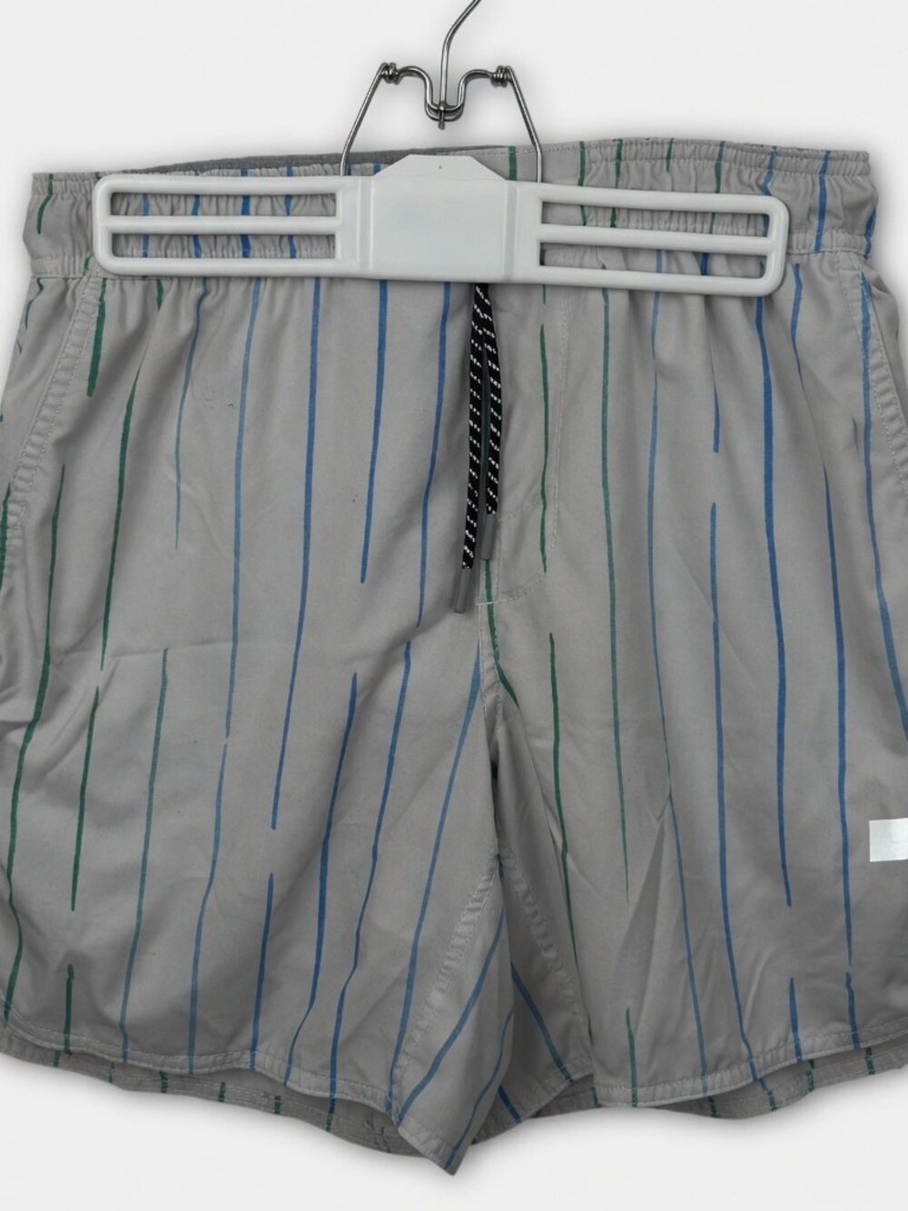 Men's White Luka Short Gradient Pinstripe - M / 7” / Liner Quantity: 1